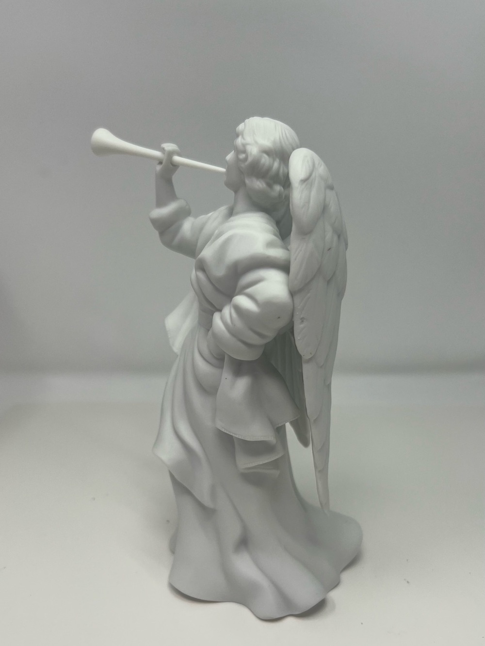 Vintage Avon Nativity Collectibles Angel Gabriel Porcelain Figurine 1992 EUC - Picture 3 of 8